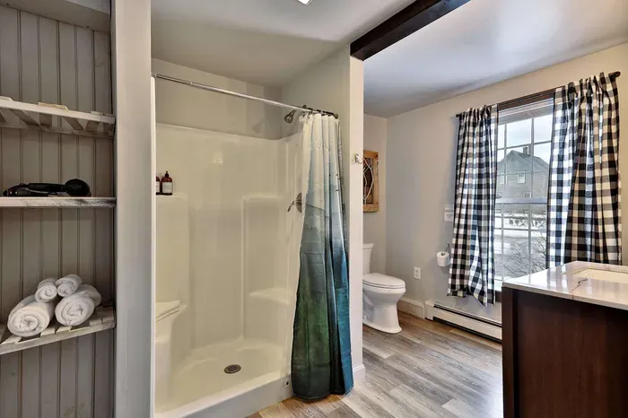 Long Trail - Standing shower includes shampoo and body wash and complimentary towels.