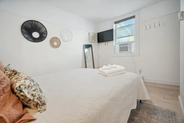 A Smart TV right inside your primary bedroom for ultimate comfort and entertainment! Queen bed and clean linens provided!