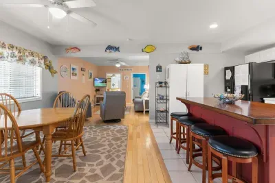 Open concept dining area and kitchen