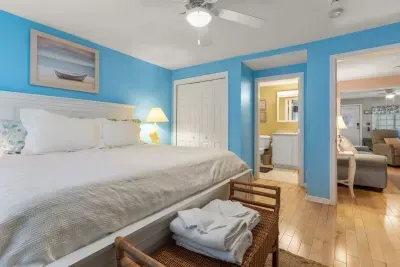 Master bedroom with ensuite bathroom. Clean linens provided