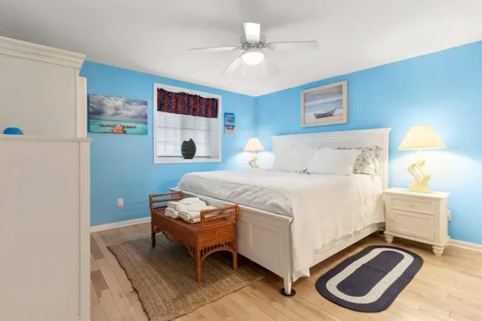 Master bedroom with king bed. Clean linens provided