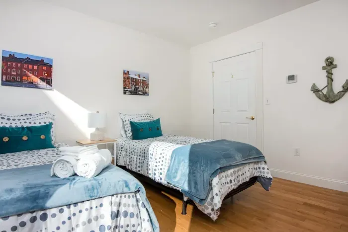 Bedroom #3 with 2 twin beds