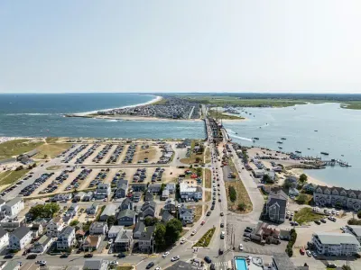 Aerial views of Hampton and the home!
