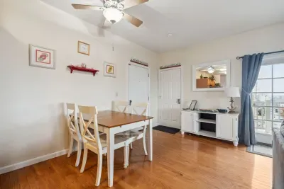 Dining area with 4-seater dining table