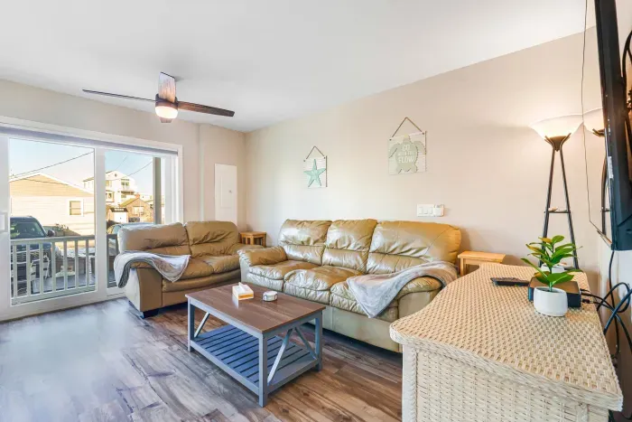 Living room with Queen sleeper sofa