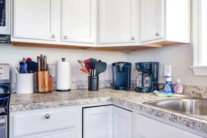 Fully equipped kitchen with dishwasher
