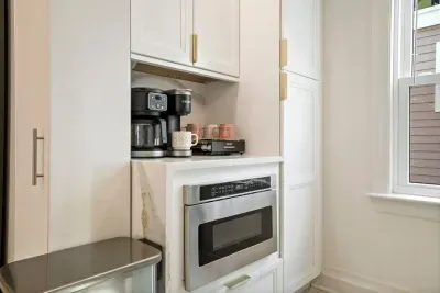 Fully equipped kitchen with a coffee bar. Coffee essentials supplied