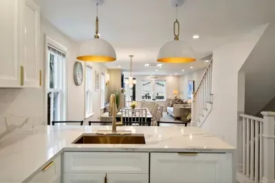 Fully equipped kitchen with high end touches