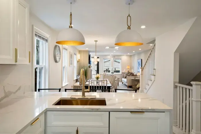 Fully equipped kitchen with high end touches