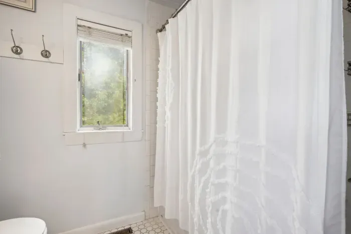 Full bathroom with shower/bathtub combo