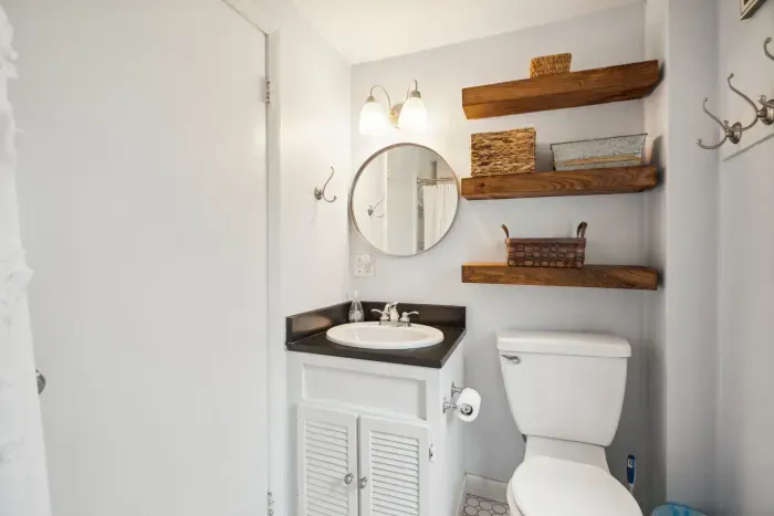 Full bathroom with shower/bathtub combo