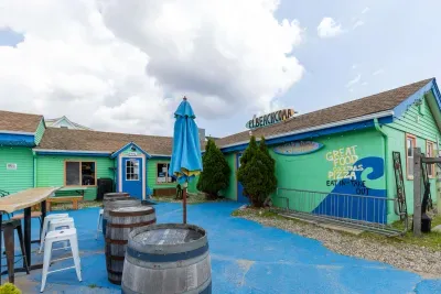 Dine in at Beachcoma