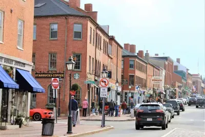 Historic downtown Newburyport and marinas are just 10 minutes away.