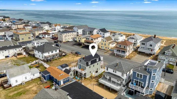 Arial photo of our property, 1 block to the nearest public beach access and 3 blocks to the Salisbury Center.