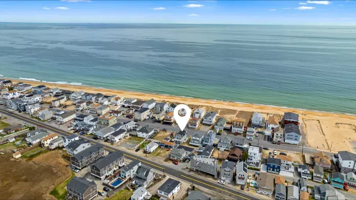 Arial photo of our property, 1 block to the nearest public beach access and 3 blocks to the Salisbury Center.