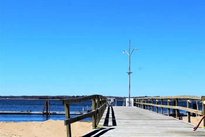 Easy public access to and from the beach