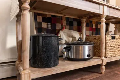 crock pot & pot