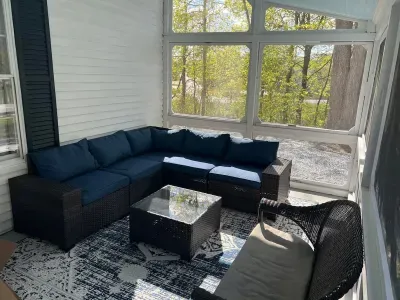 3-seasons porch