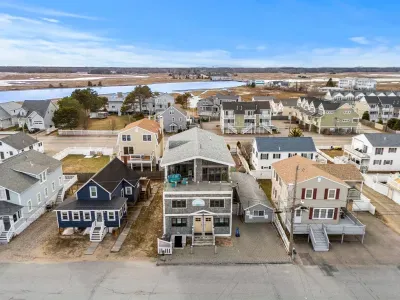 A view from above - this large top floor deck has incredible sunrise views and wonderful ocean breezes.