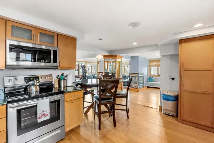 Fully equipped and updated kitchen with all the essentials including a dishwasher. Stunning italian countertops throughout the kitchen. Perfect for prepping those big meals!
