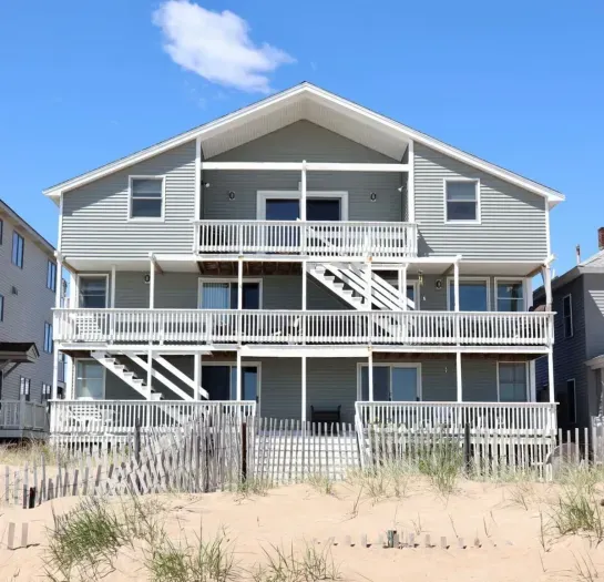 Oceanfront condo with water views, condo located on 2nd level