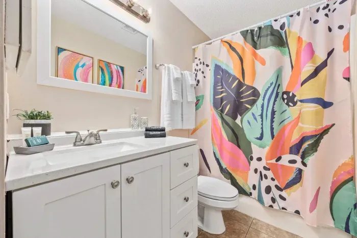 Full bathroom #2 with shower tub.
