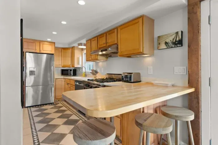 Fully equipped and stocked kitchen.