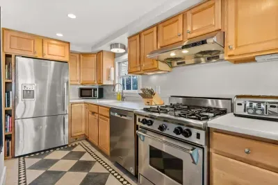 Fully equipped and stocked kitchen.