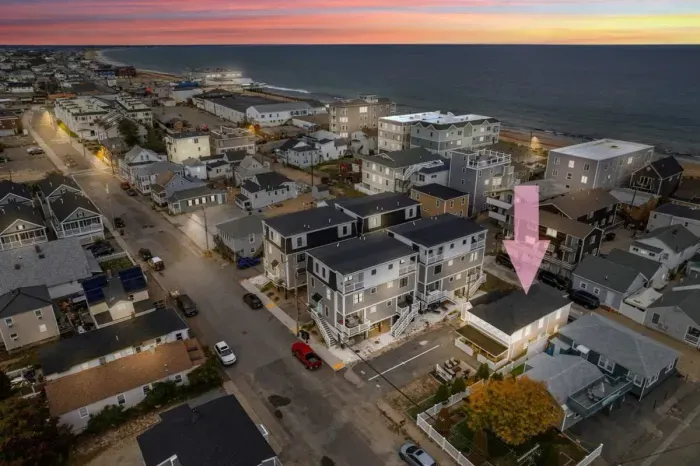 Aerial view, 1 block to the public beach and 2 blocks to the Salisbury Center
