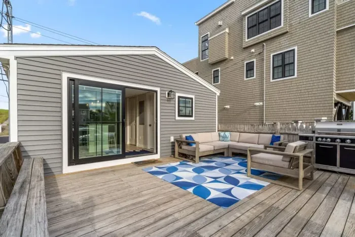 Large private back deck with gas grill