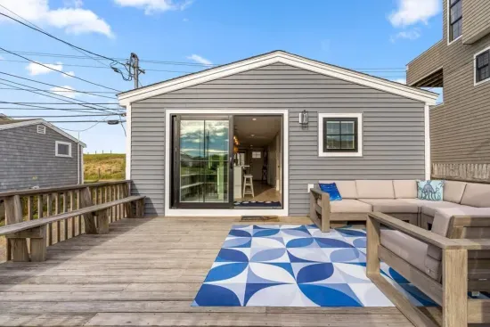 Large private back deck with gas grill