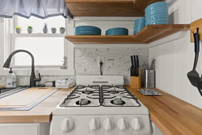 Fully equipped kitchen