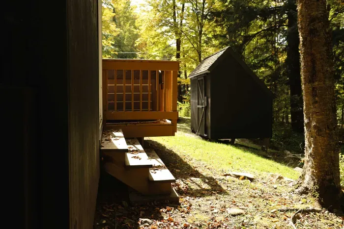 Side Deck with outdoor tub