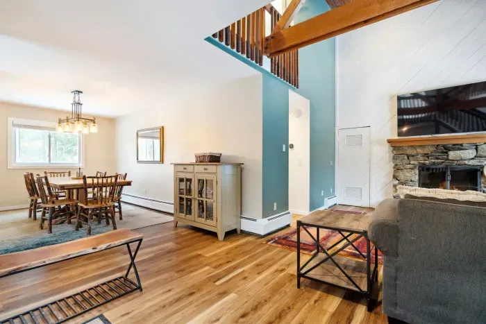 Dining area - seating for 6 here