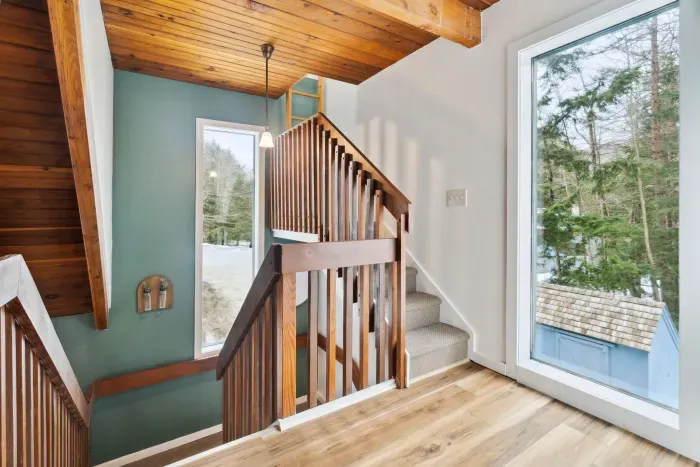 2nd floor staircases