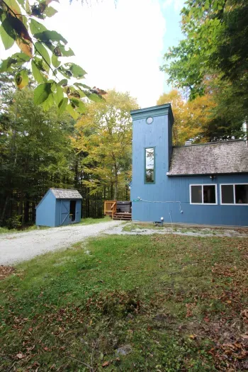 Another angle of this great mountain home!