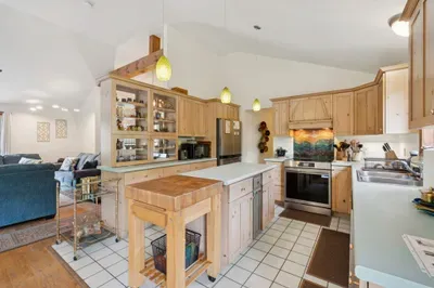 This fully equipped kitchen has all brand new appliances and is equipped with everything you need to make a great meal! Coffee and tea provided!