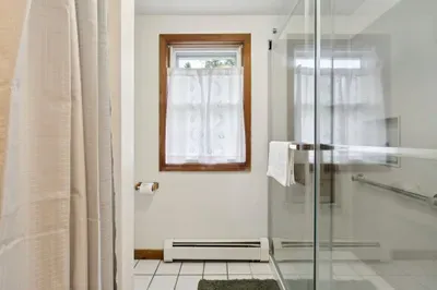 The new standing shower in the hallway bathroom! Clean towels provided!