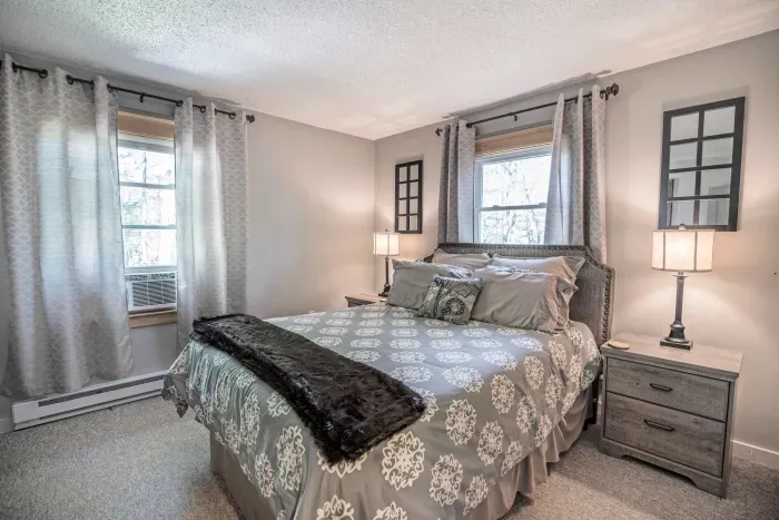 Bedroom #2 with a queen bed. This bedroom is on the main floor. Clean linens and towels provided.