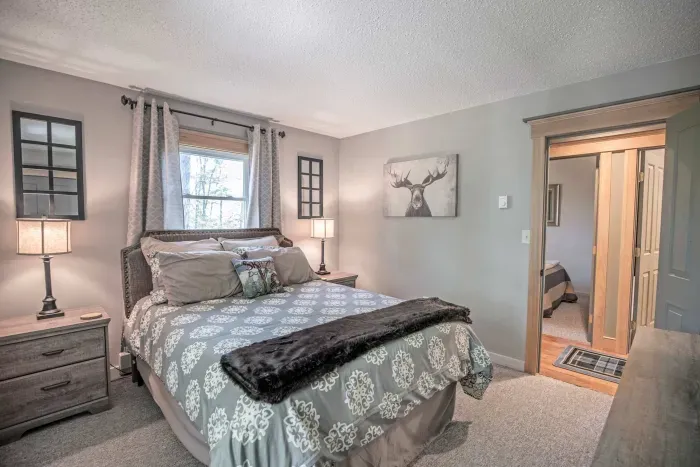 Bedroom #2 with a queen bed. This bedroom is on the main floor. Clean linens and towels provided.