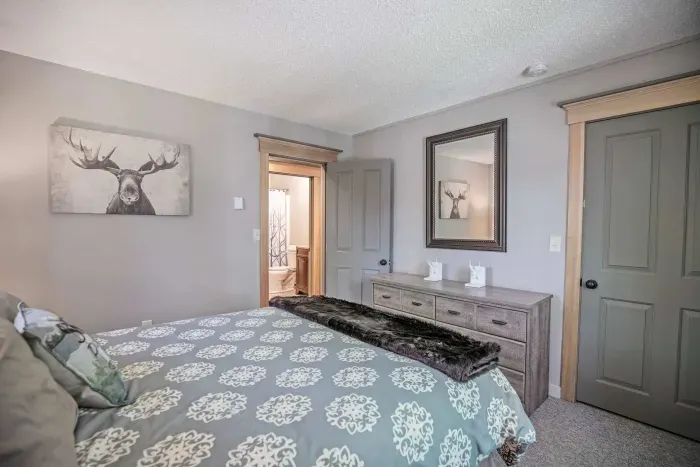 Bedroom #2 with a queen bed. This bedroom is on the main floor. Clean linens and towels provided.