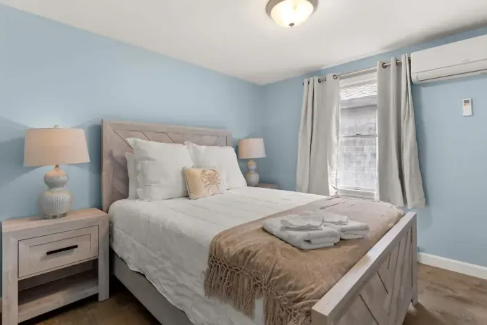 Bedroom #1 - Queen bed