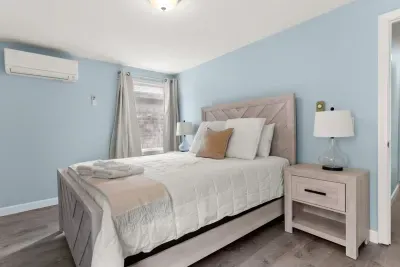 Bedroom #2 - Queen bed