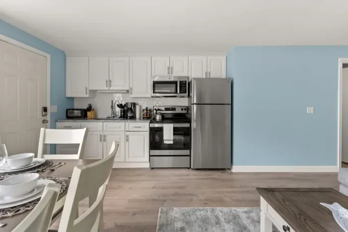 Fully equipped open kitchen and living room (with sleeper sofa), strong WiFi and smart TV