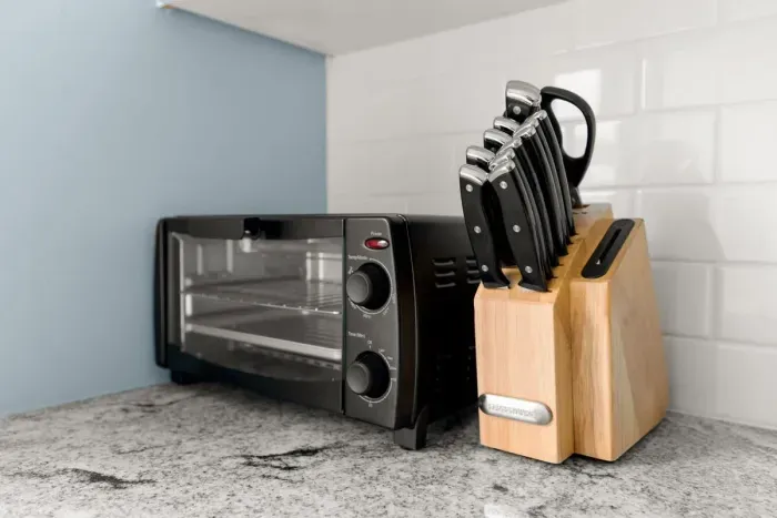 Oven toaster & knife block
