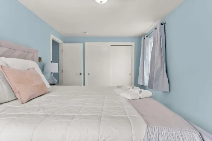 Bedroom #2 - Queen bed