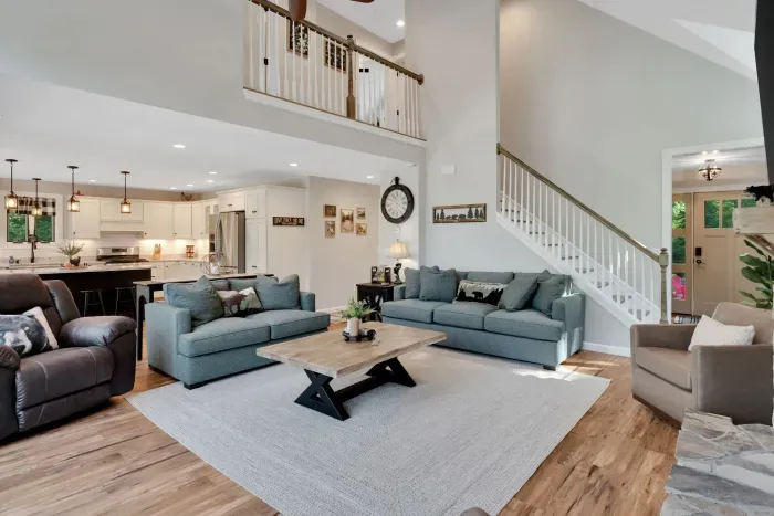 Roomy family room with enough seating for everyone!