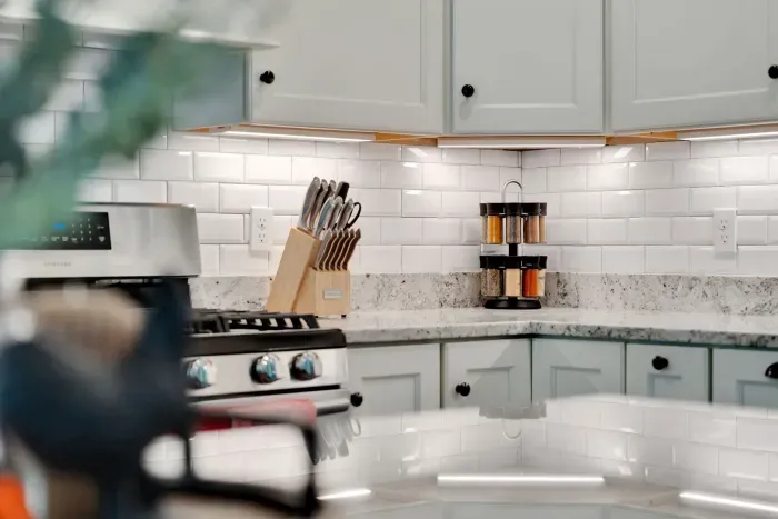 Fully equipped kitchen, time to get cooking!