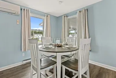 Fully equipped kitchen and 4 person dining table