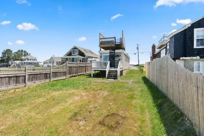 Large private lawn to relax, sunbath and play games